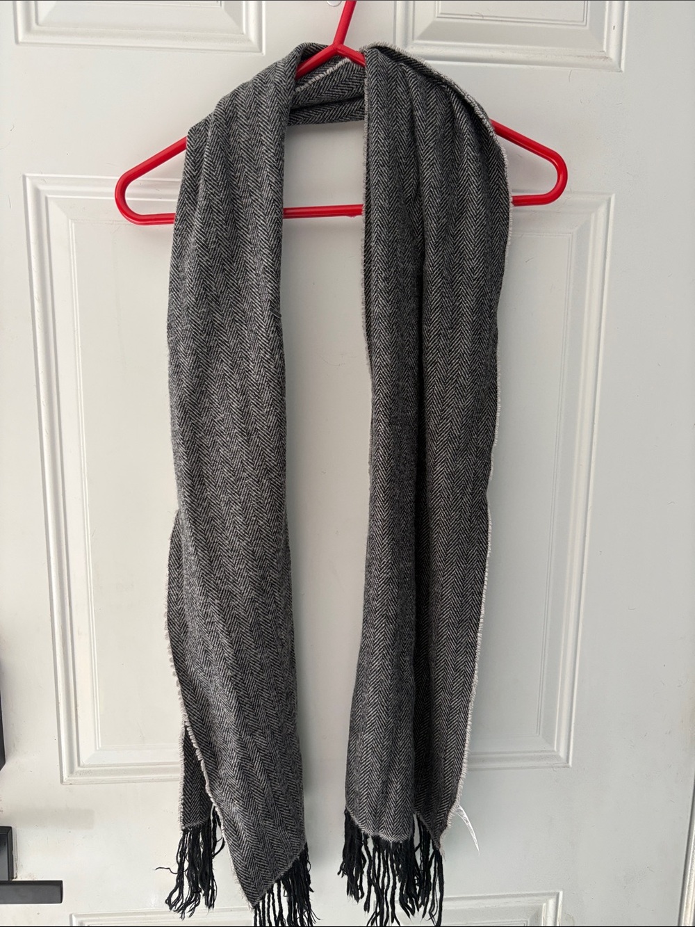 Old Navy Gray Herringbone Men’s Scarf